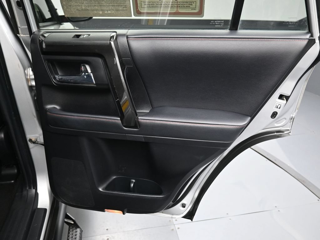 Certified 2020 Toyota 4Runner Venture w/ Moonroof Package AWD/4WD image 34