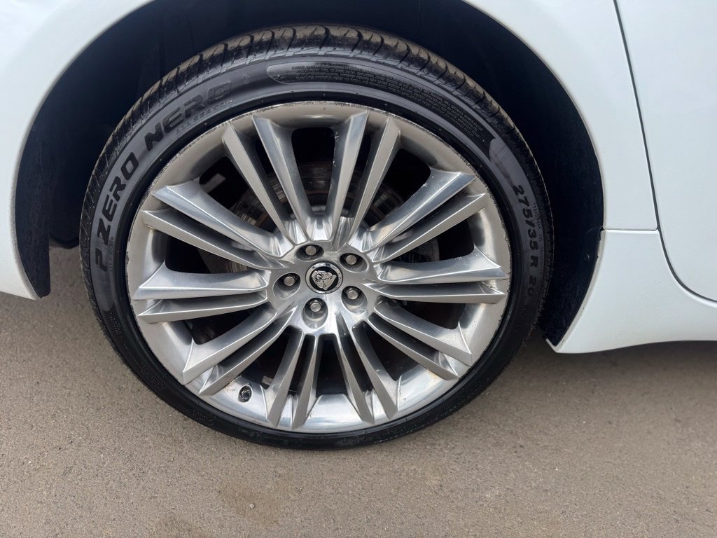 Used 2013 Jaguar XJ AWD image 17