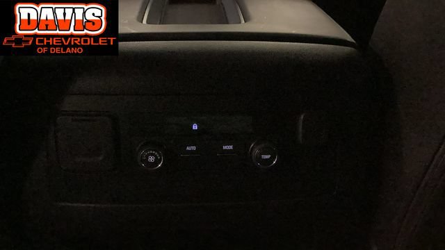 Used 2018 Chevrolet Suburban LT AWD/4WD image 17