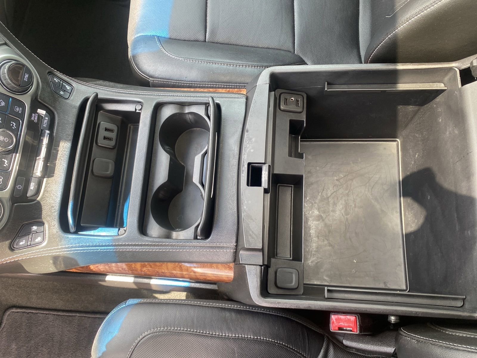 Used 2018 Chevrolet Tahoe Premier RWD image 17