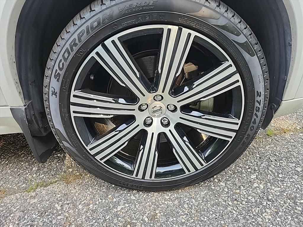 Certified 2024 Volvo XC90 T8 Core w/ Protection Package Premier AWD/4WD image 12