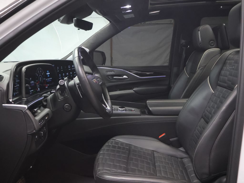 Used 2024 Cadillac Escalade V w/ LPO, ONYX Package AWD/4WD image 20