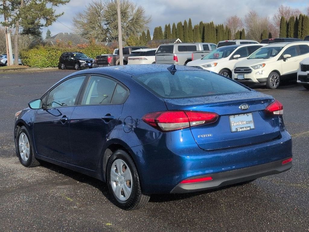 Used 2017 Kia Forte LX image 3