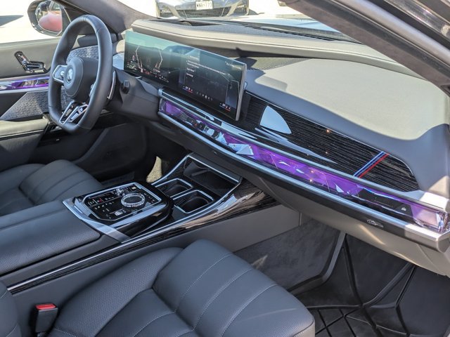 Used 2025 BMW 750e xDrive w/ Executive Package AWD/4WD image 23