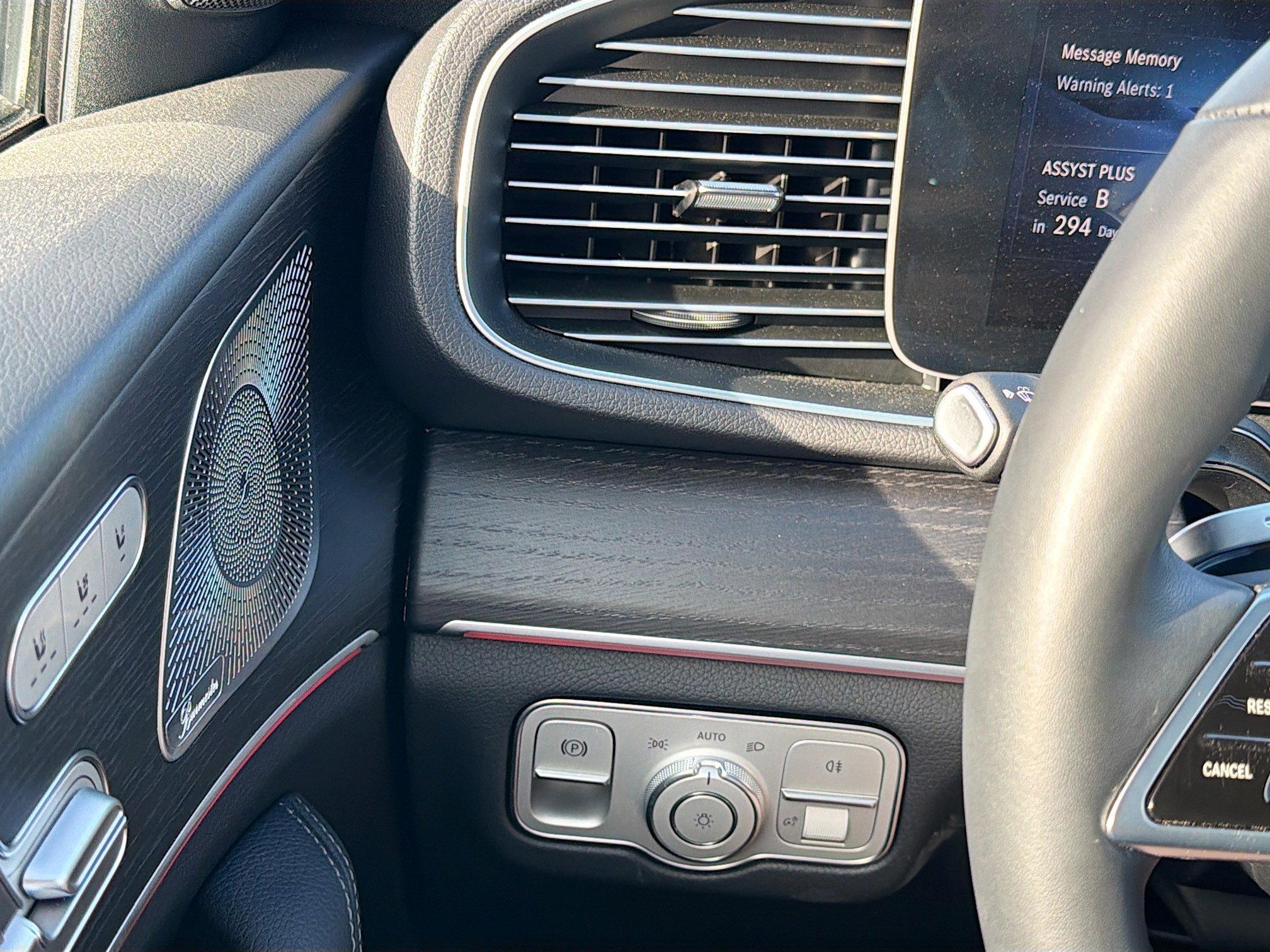 Used 2025 Mercedes-Benz GLE 450 4MATIC image 35