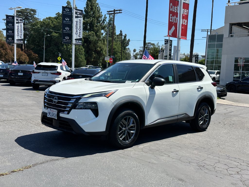 Used 2024 Nissan Rogue S FWD image 2