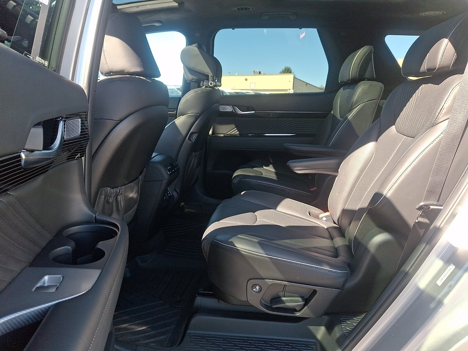 Used 2025 Hyundai Palisade Calligraphy AWD/4WD image 11
