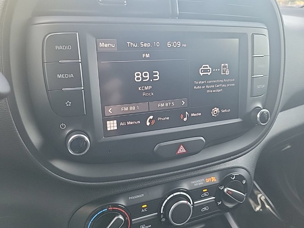 Used 2025 Kia Soul LX w/ LX Technology Package FWD image 28