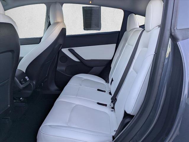Used 2021 Tesla Model Y Long Range image 18