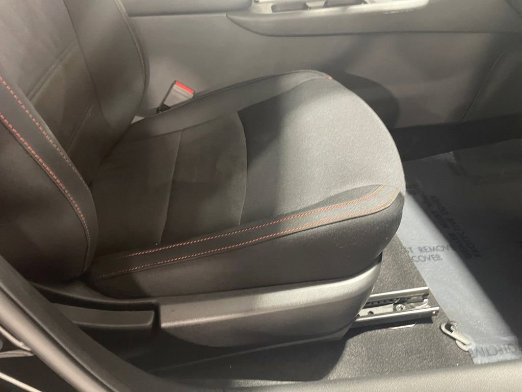 Certified 2025 Nissan Sentra SR w/ Midnight Edition image 28