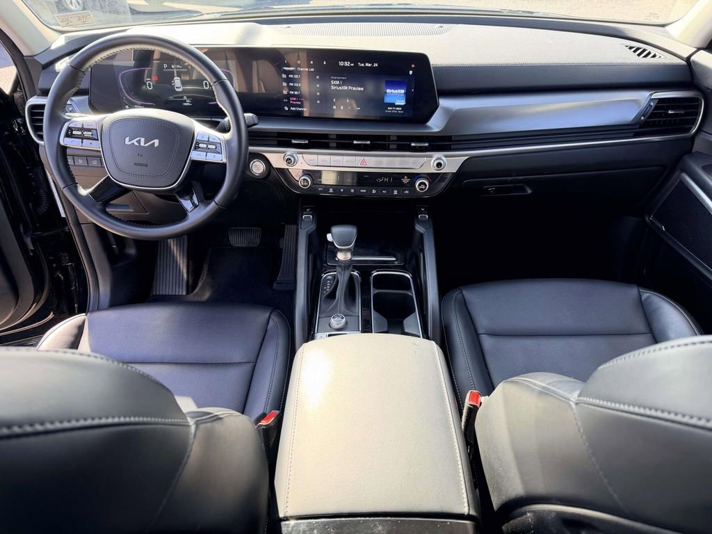 Used 2025 Kia Telluride S image 2