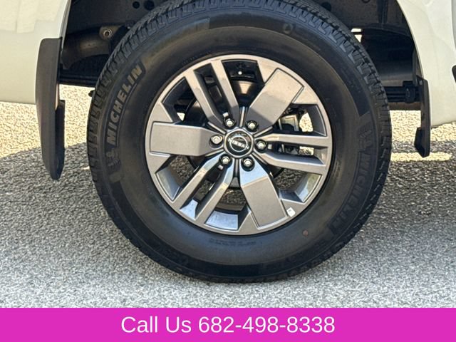 Used 2025 Nissan Frontier SV w/ Tow Package AWD/4WD image 9