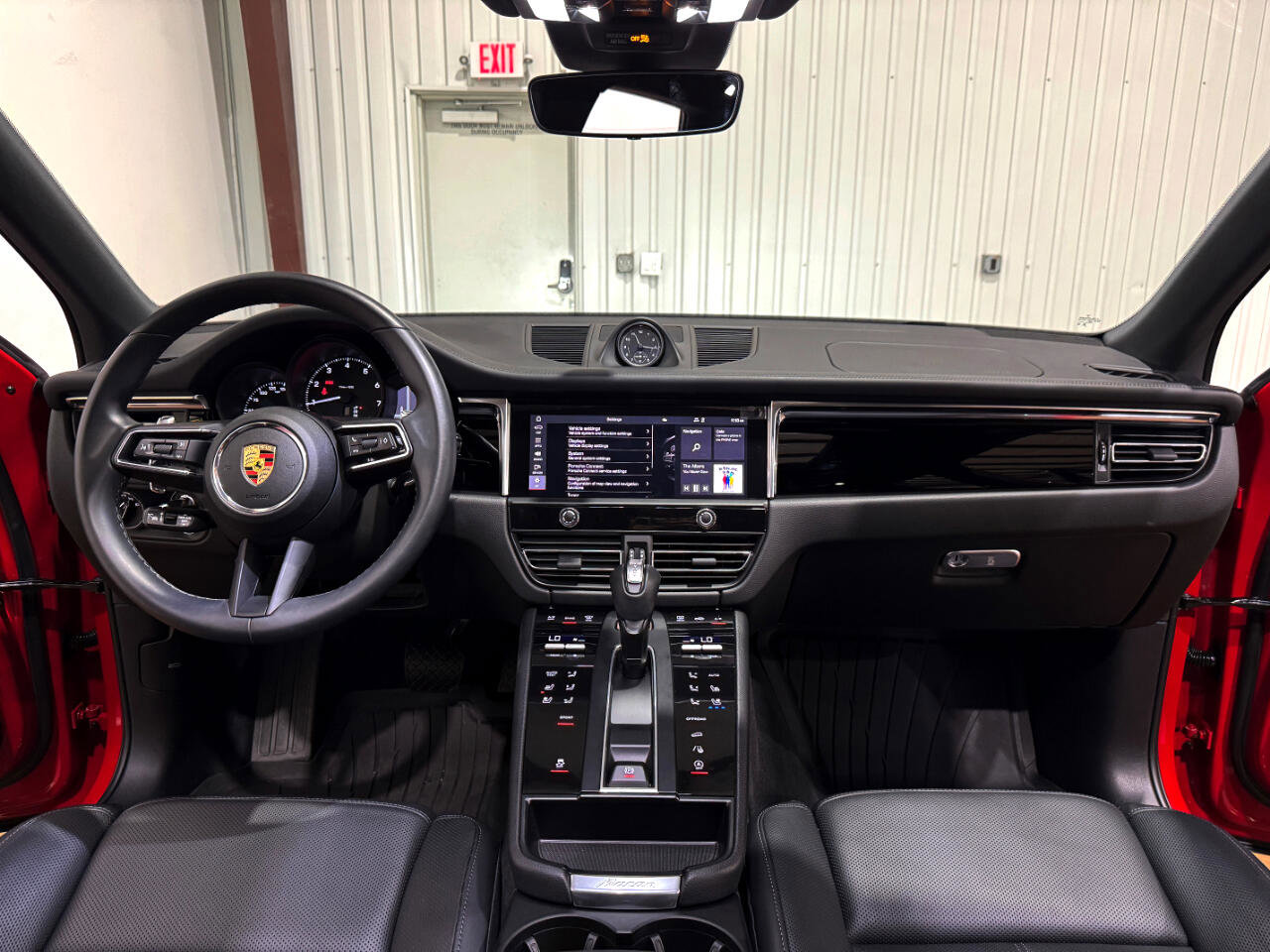 Used 2023 Porsche Macan image 19