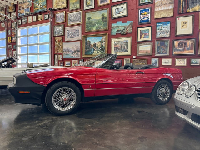 Used 1992 Cadillac Allante image 4