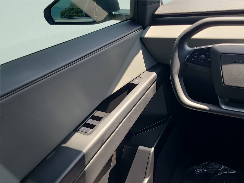 Used 2024 Tesla Cybertruck AWD Crew Cab image 26