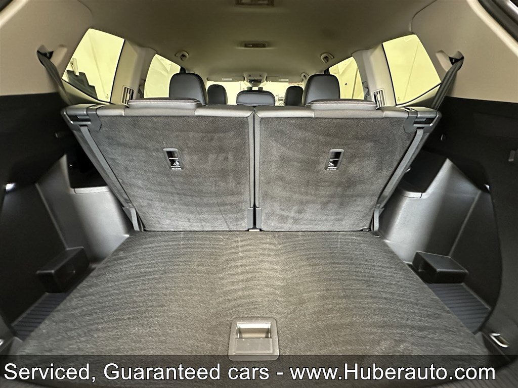 Used 2025 Volkswagen Atlas SE image 16