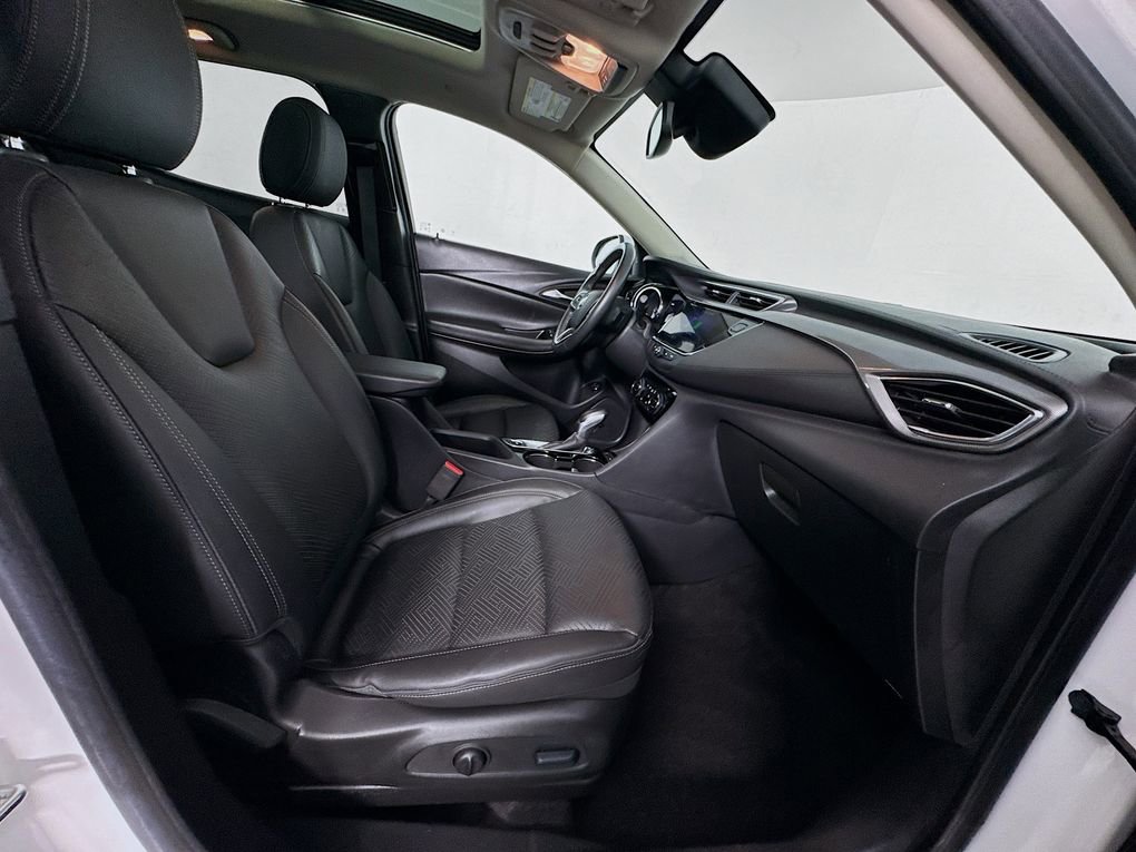 Used 2023 Buick Encore GX Essence w/ Experience Buick Package FWD image 31