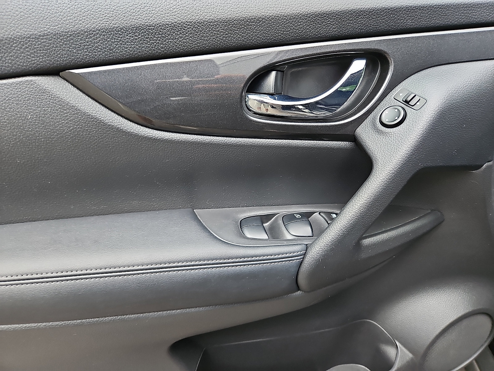Certified 2019 Nissan Rogue SV AWD/4WD image 12