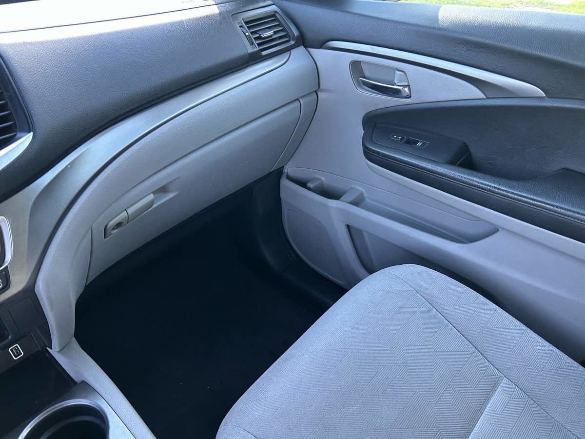 Used 2020 Honda Pilot LX image 14