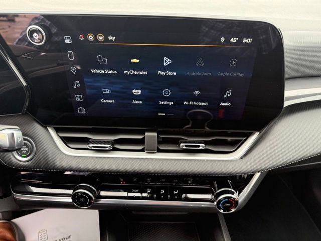 Used 2025 Chevrolet Equinox LT w/ Safety and Technology Package image 14