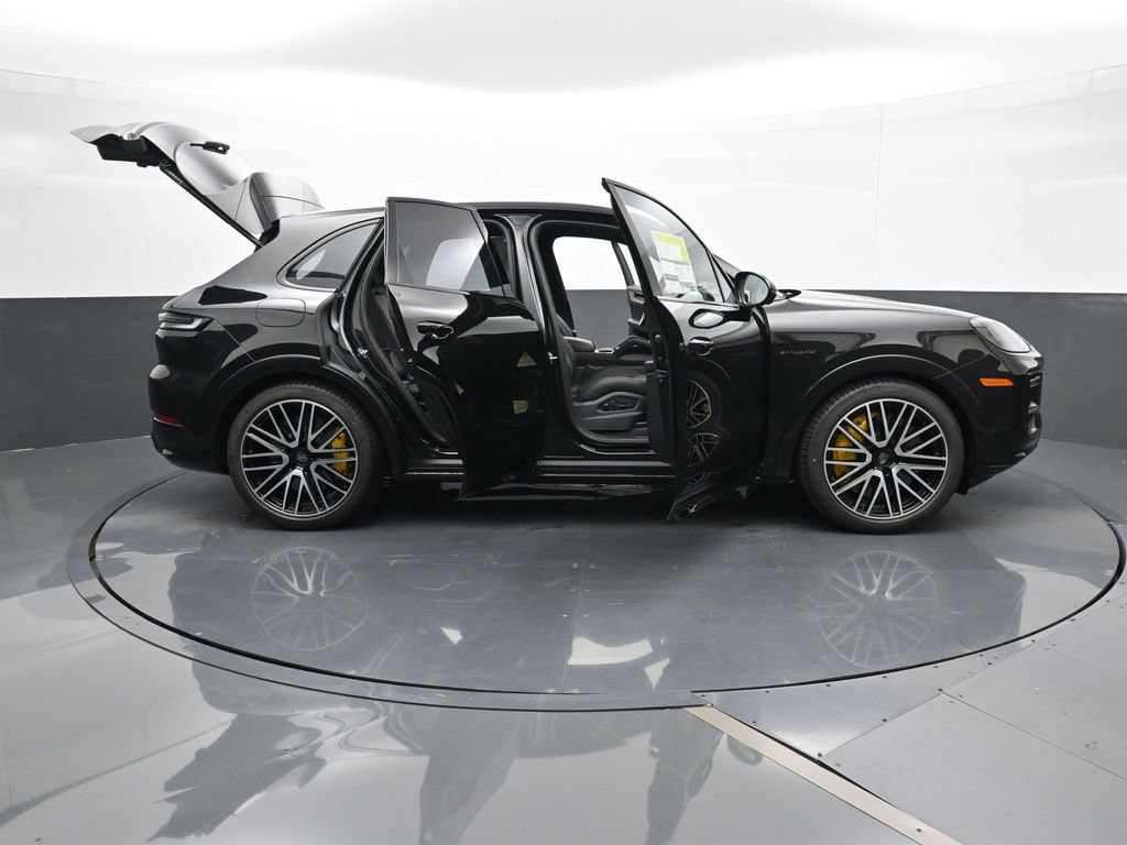 New 2026 Porsche Cayenne Turbo AWD/4WD image 35