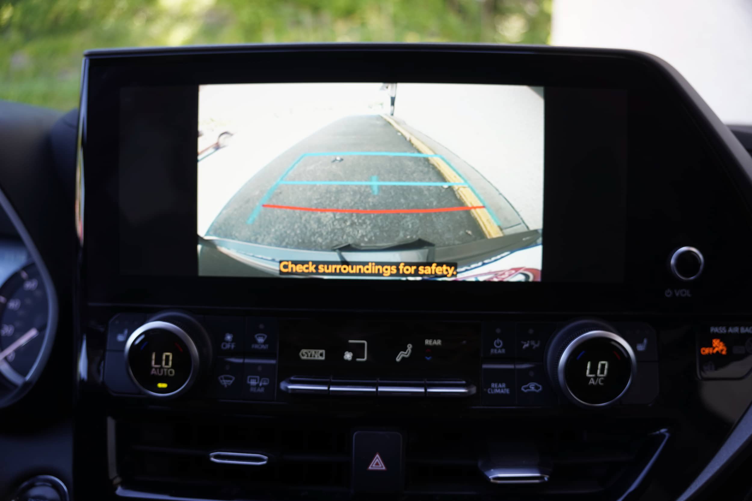 Used 2023 Toyota Highlander XLE AWD/4WD image 20