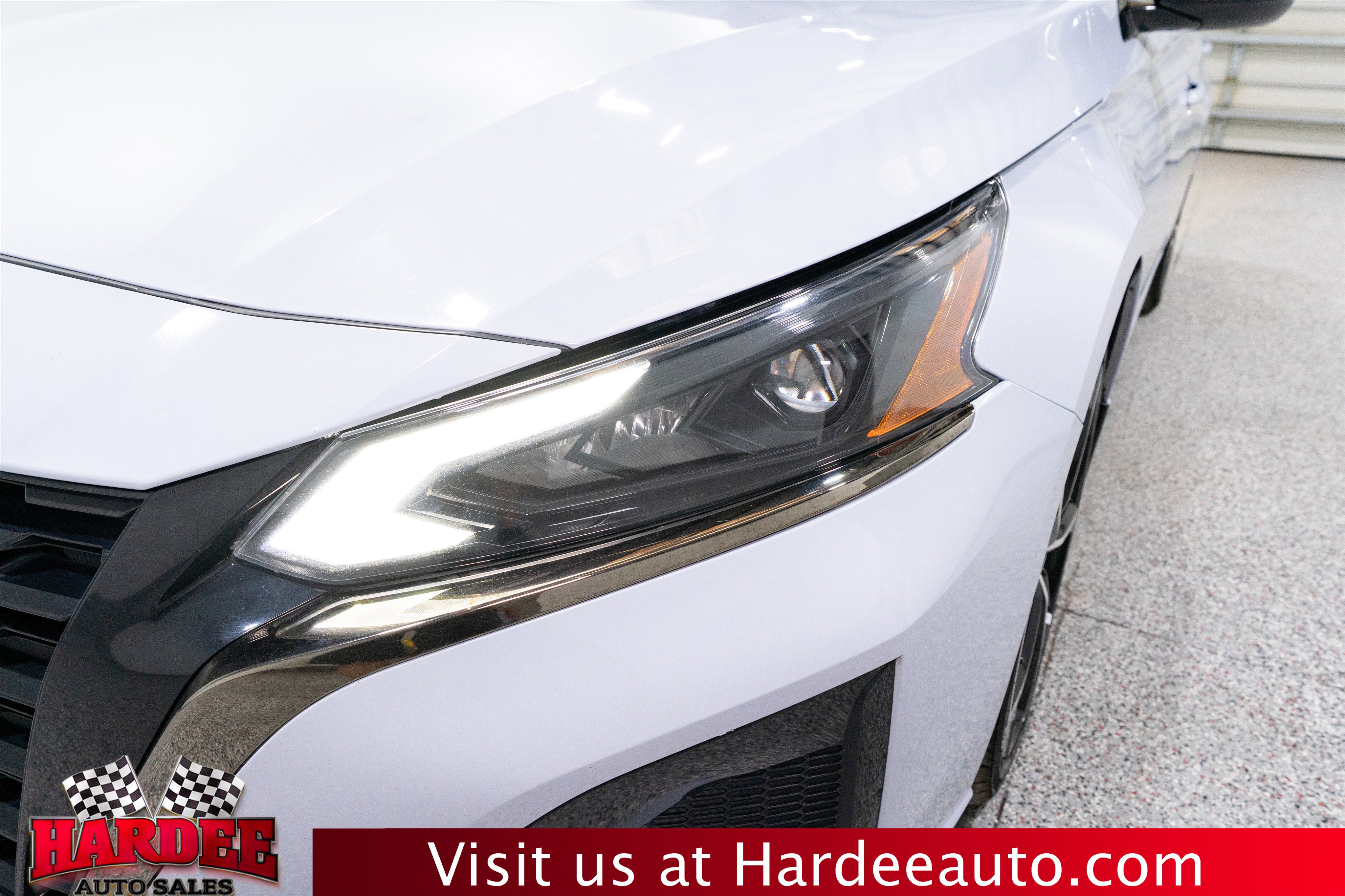 Used 2024 Nissan Altima 2.5 SR FWD image 8