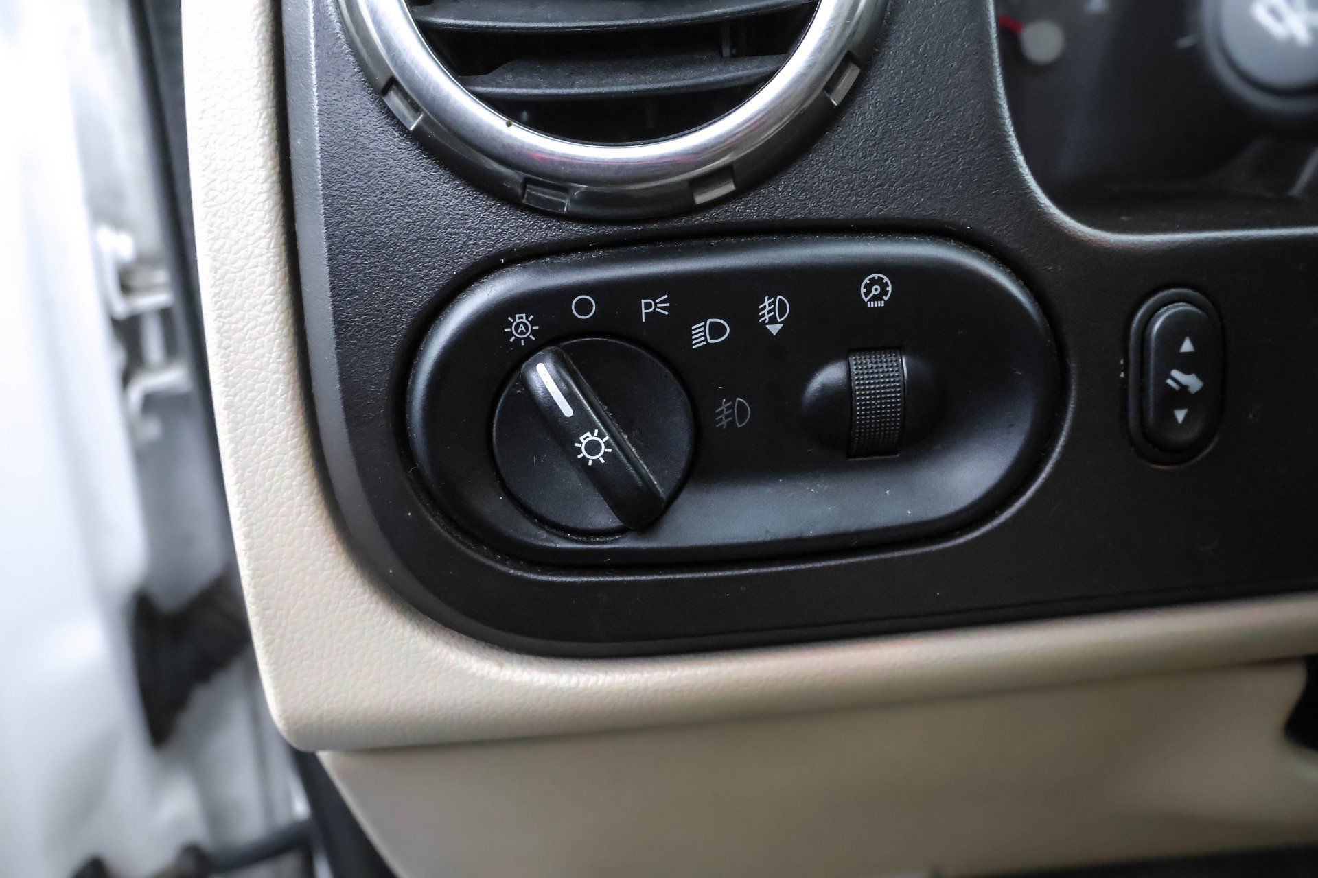 Used 2004 Ford Expedition Eddie Bauer image 14