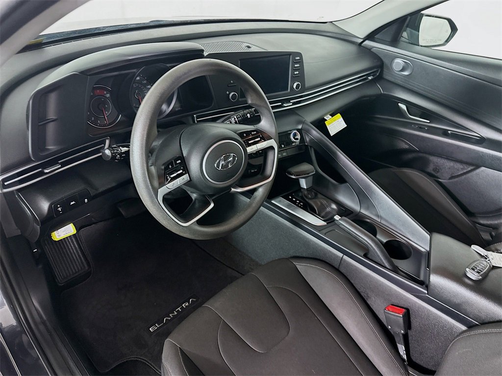 Used 2021 Hyundai Elantra SEL image 28