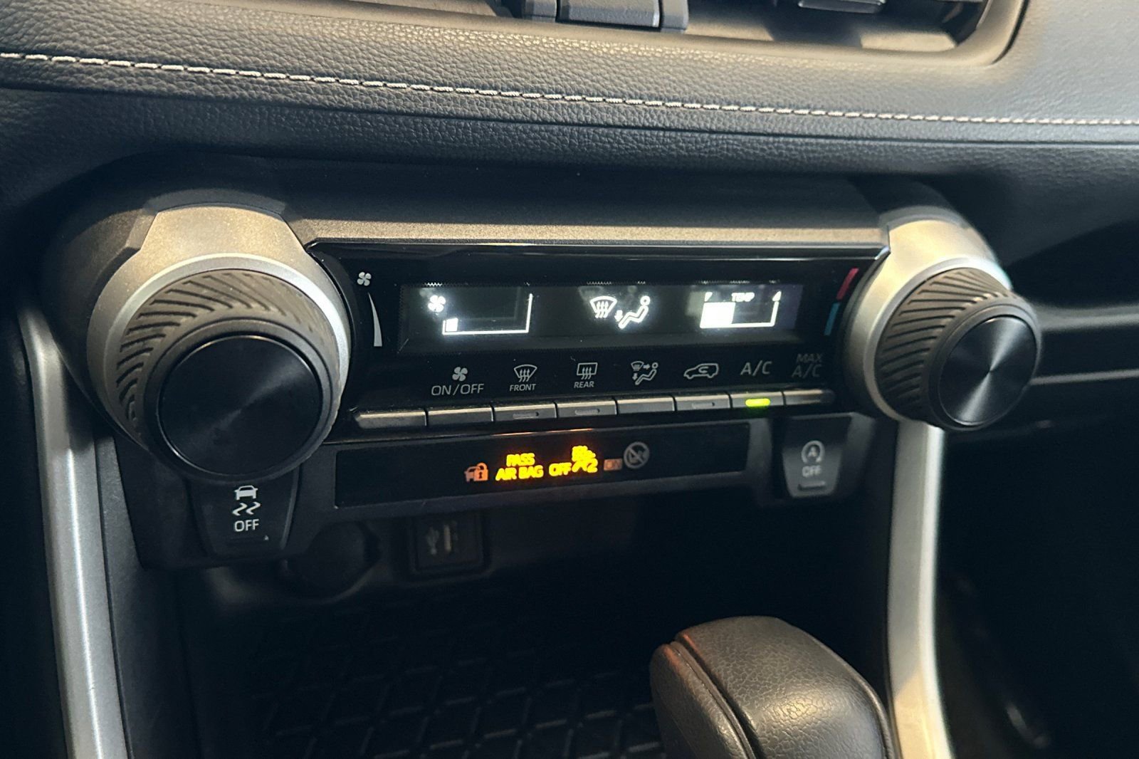 Used 2025 Toyota RAV4 LE image 29