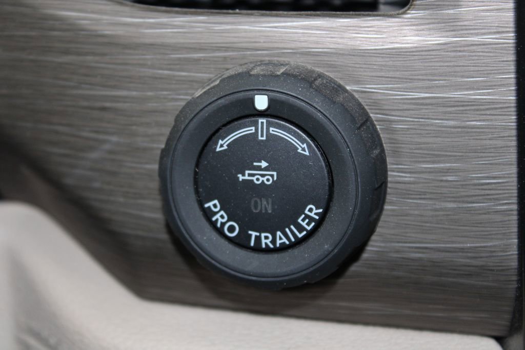 Used 2023 Ford Expedition Limited image 32