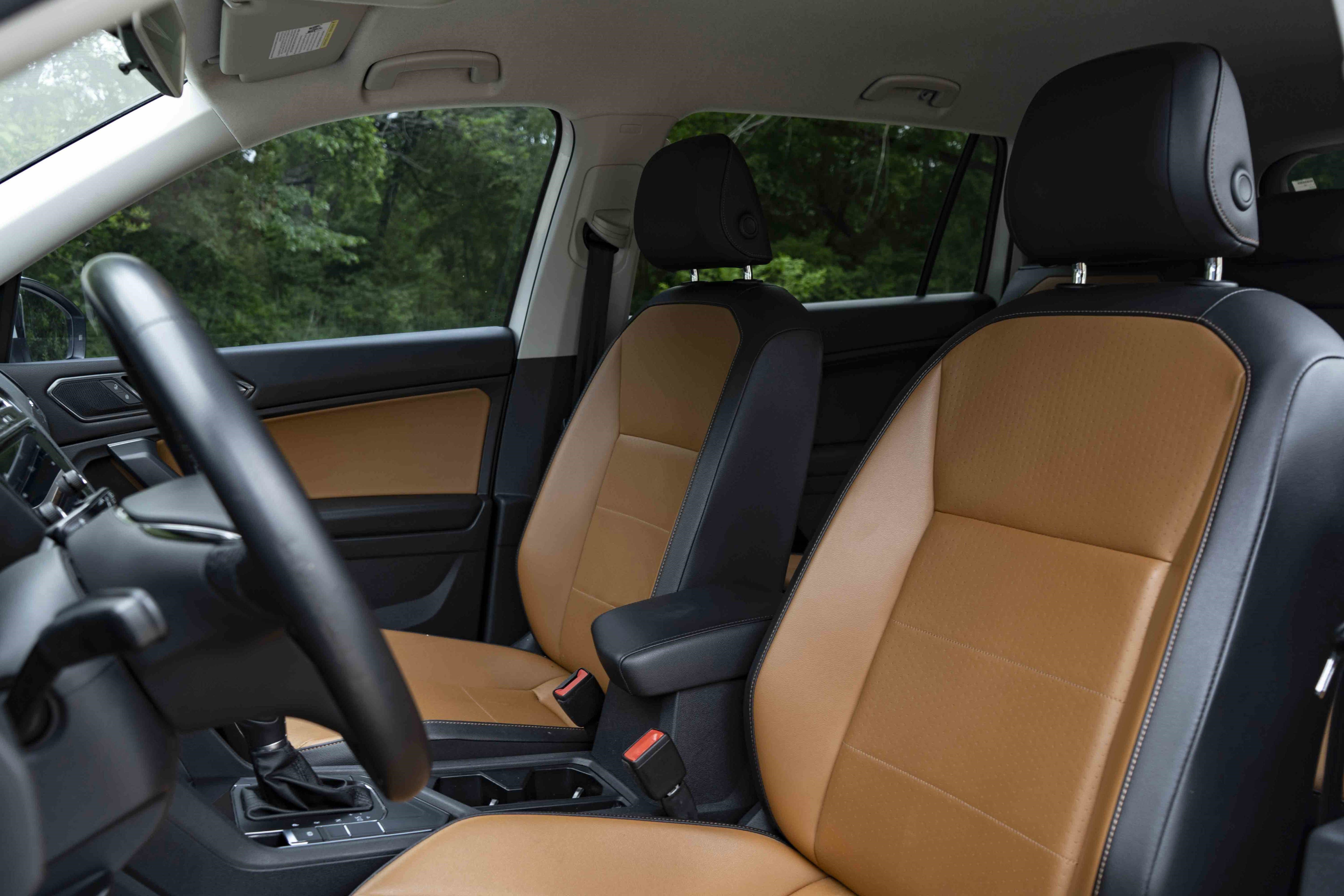 Used 2018 Volkswagen Tiguan SE image 16