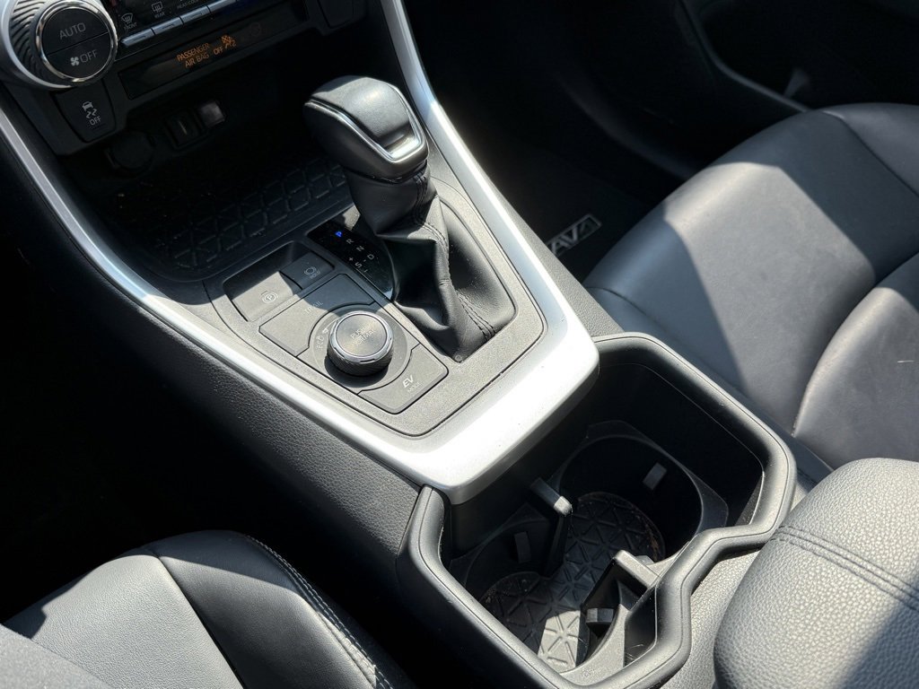Used 2022 Toyota RAV4 XLE Premium image 30
