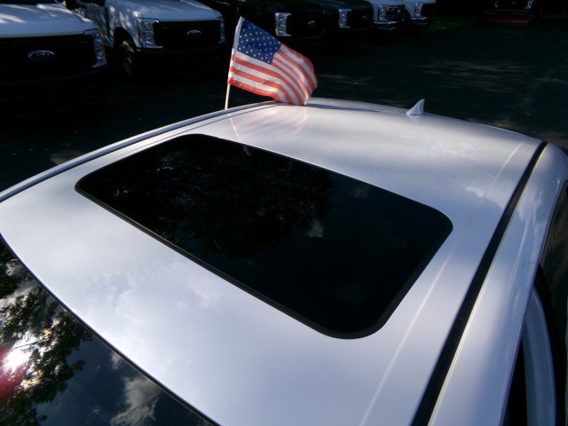 Used 2022 Toyota Camry XLE image 19