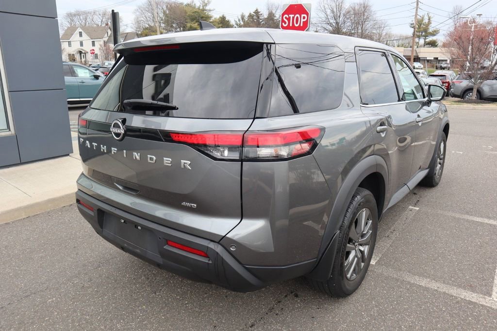 Certified 2024 Nissan Pathfinder S image 6