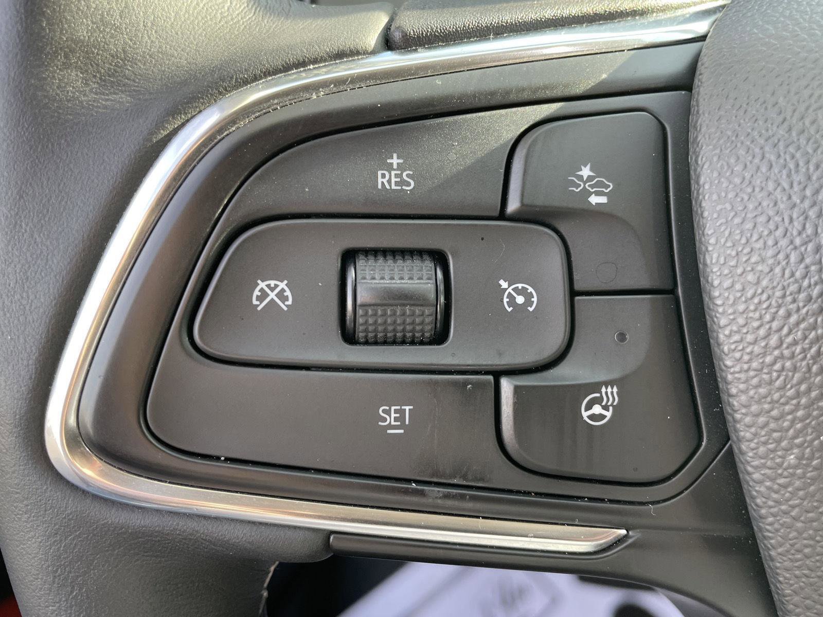 Used 2022 Buick Envision Avenir w/ Safety Package FWD image 17