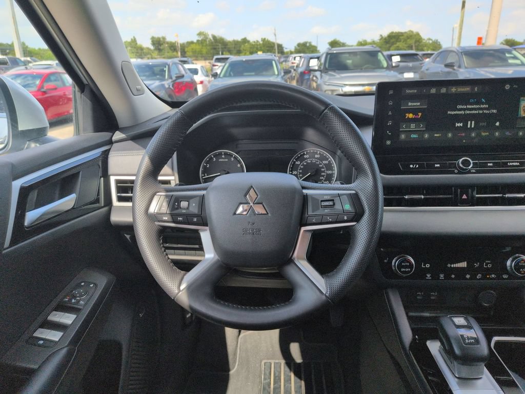 Used 2025 Mitsubishi Outlander SE AWD/4WD image 22