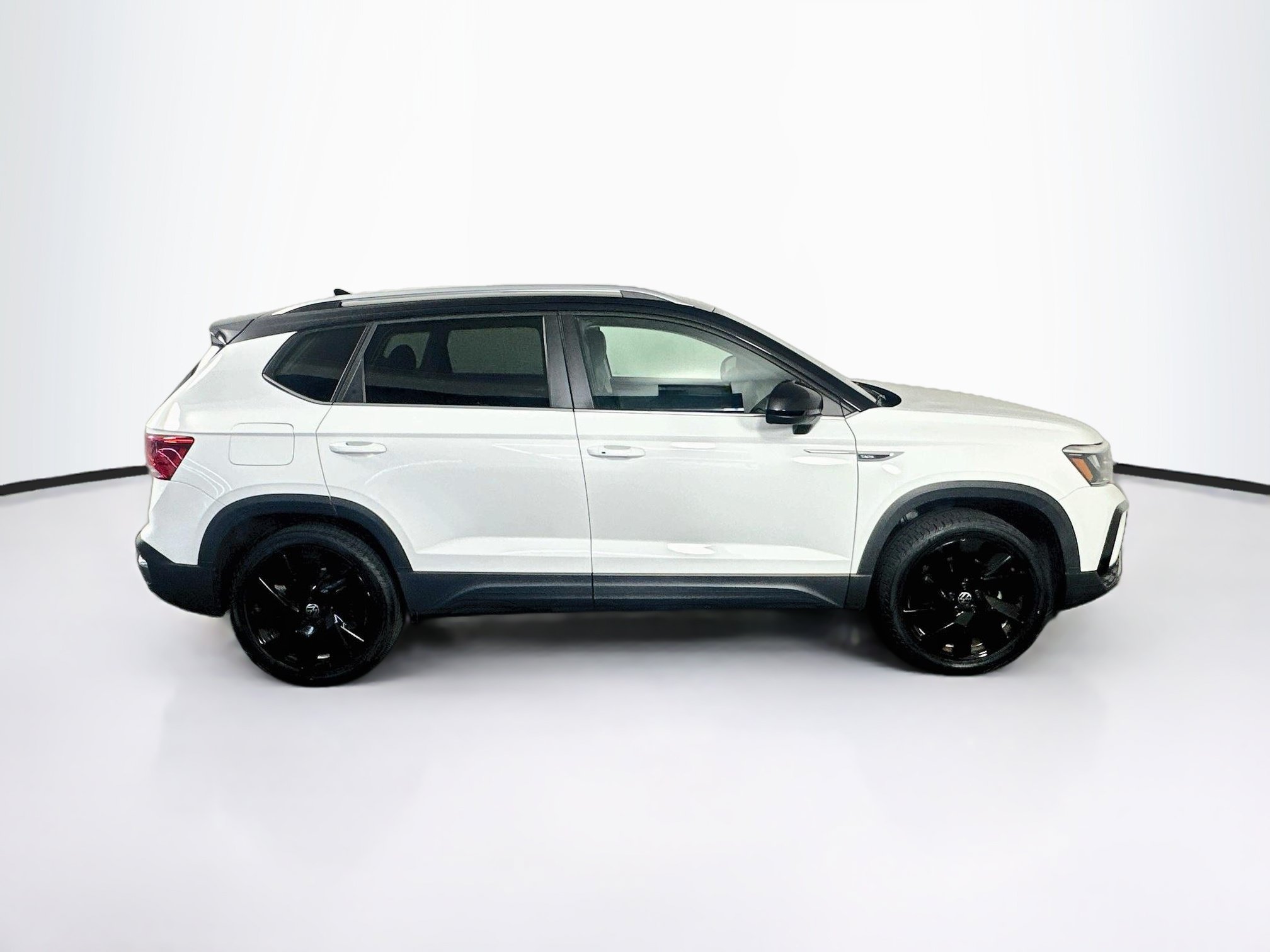 Used 2024 Volkswagen Taos SE AWD/4WD image 10