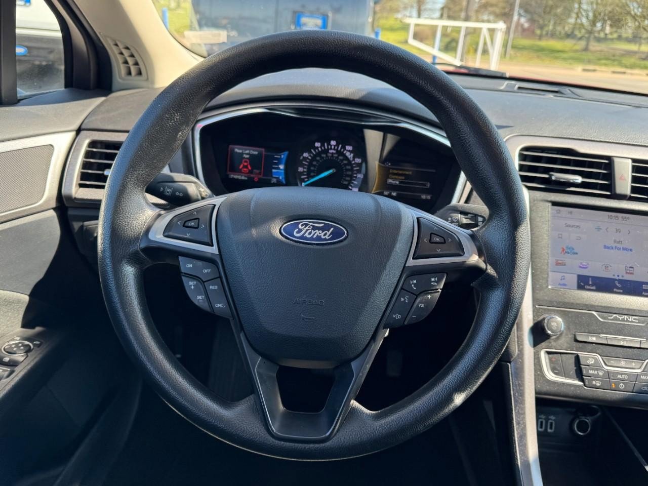 Used 2020 Ford Fusion SE image 13