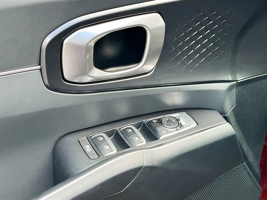 Certified 2025 Kia Sorento S w/ Panoramic Sunroof Package image 11