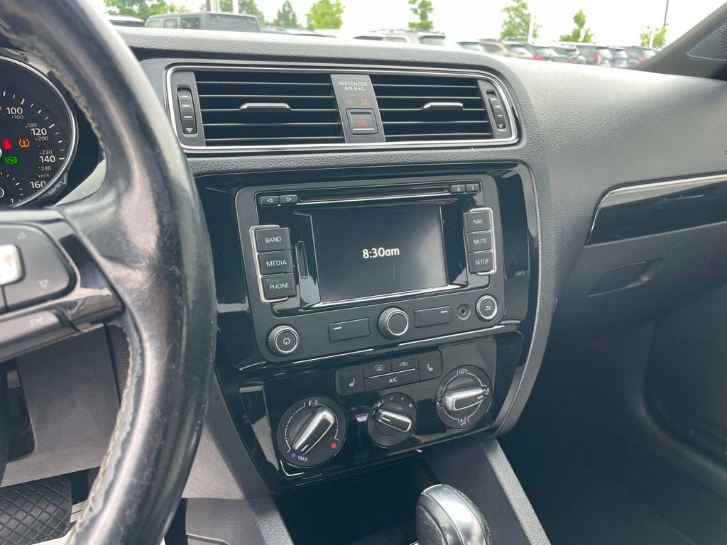 Used 2015 Volkswagen Jetta Sport FWD image 15