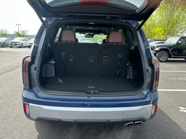 Used 2024 Kia Telluride EX w/ EX Captain's Chair Package FWD image 14