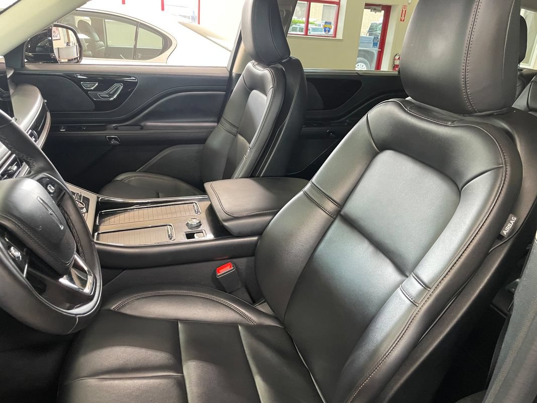 Used 2023 Lincoln Aviator AWD image 17