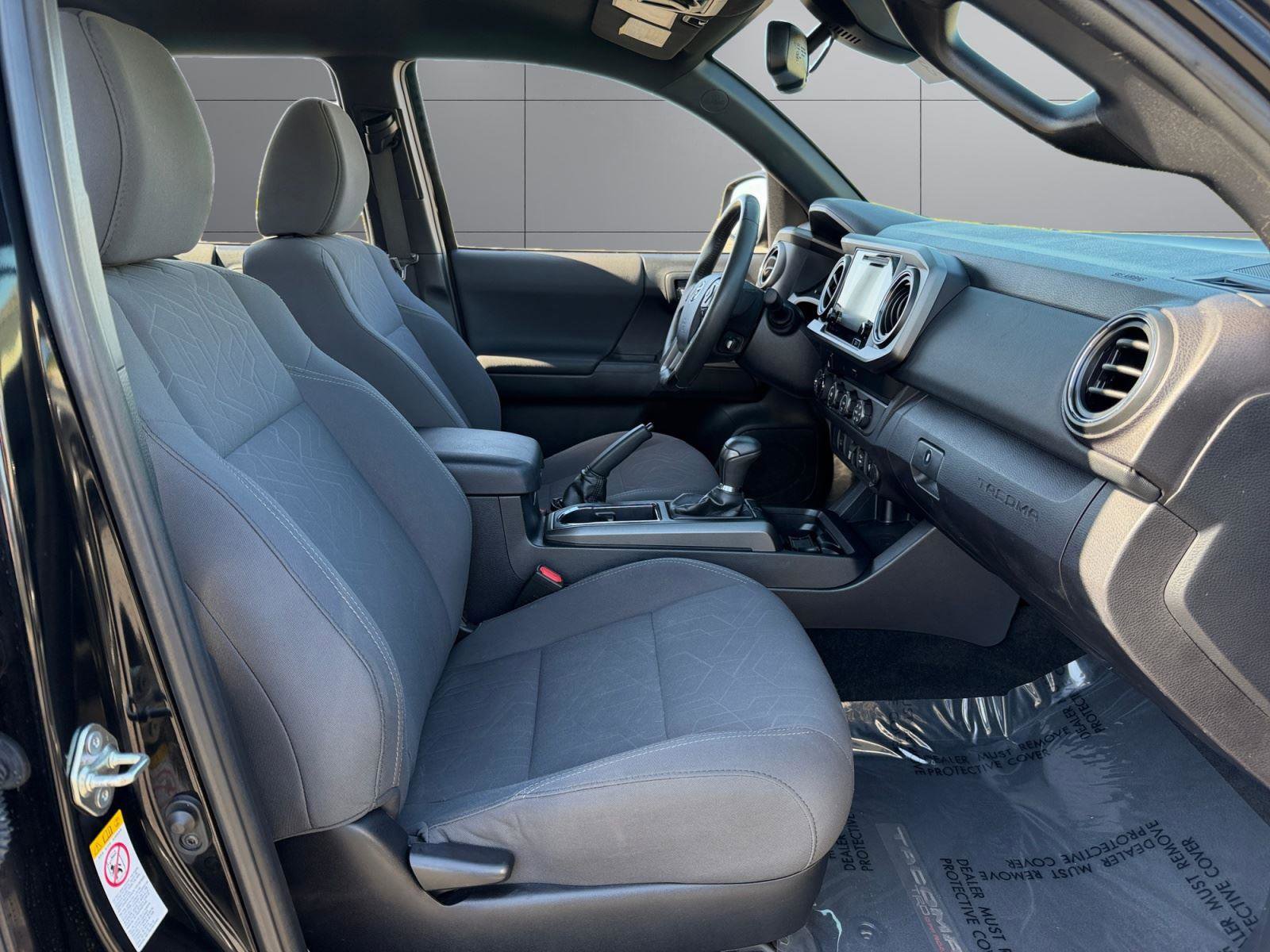 Used 2019 Toyota Tacoma TRD Off-Road AWD/4WD image 7