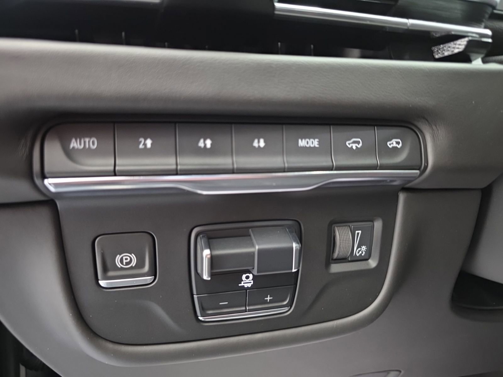 Used 2025 Cadillac Escalade Sport Platinum image 41