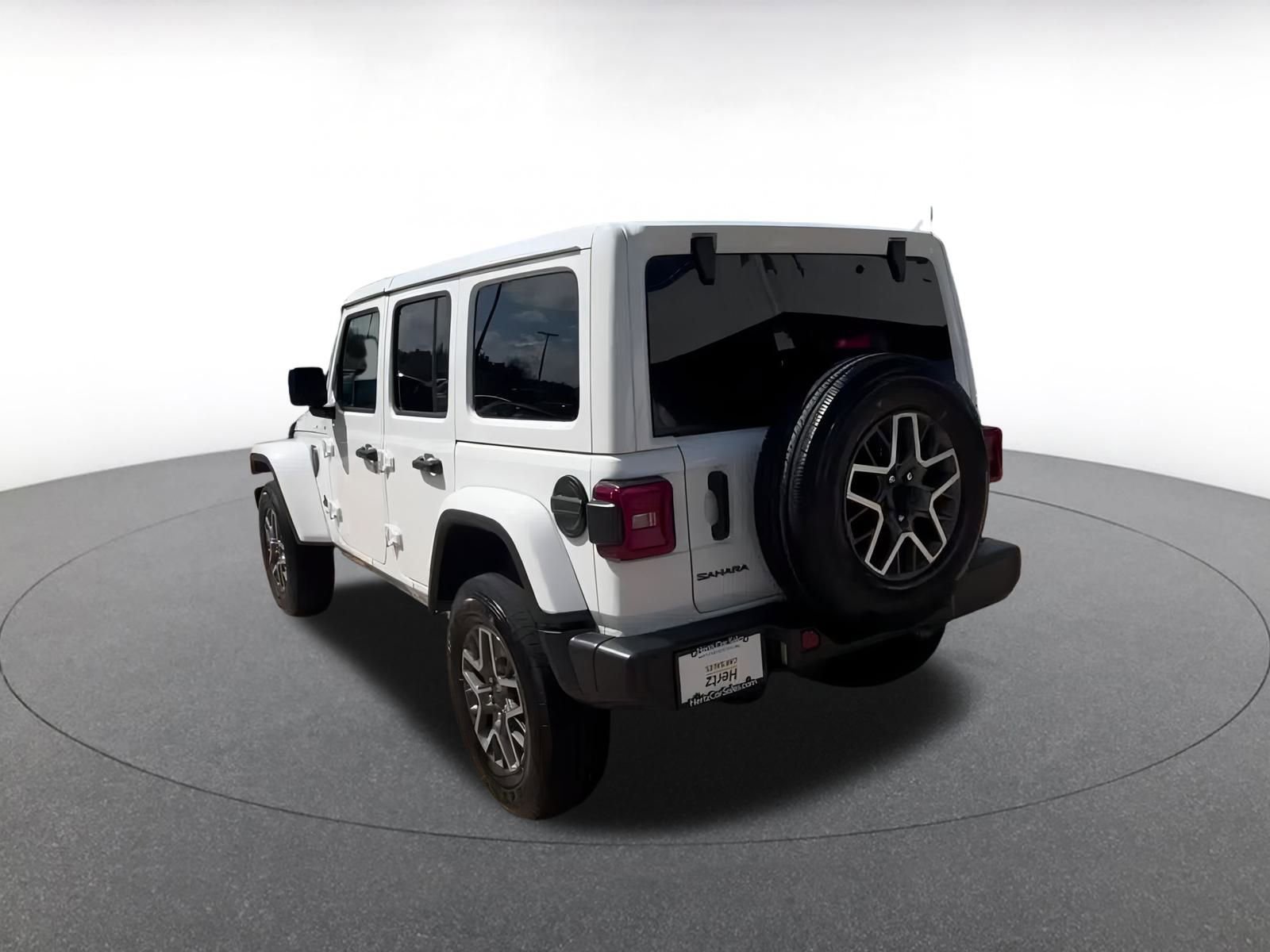 Used 2025 Jeep Wrangler Sahara image 11