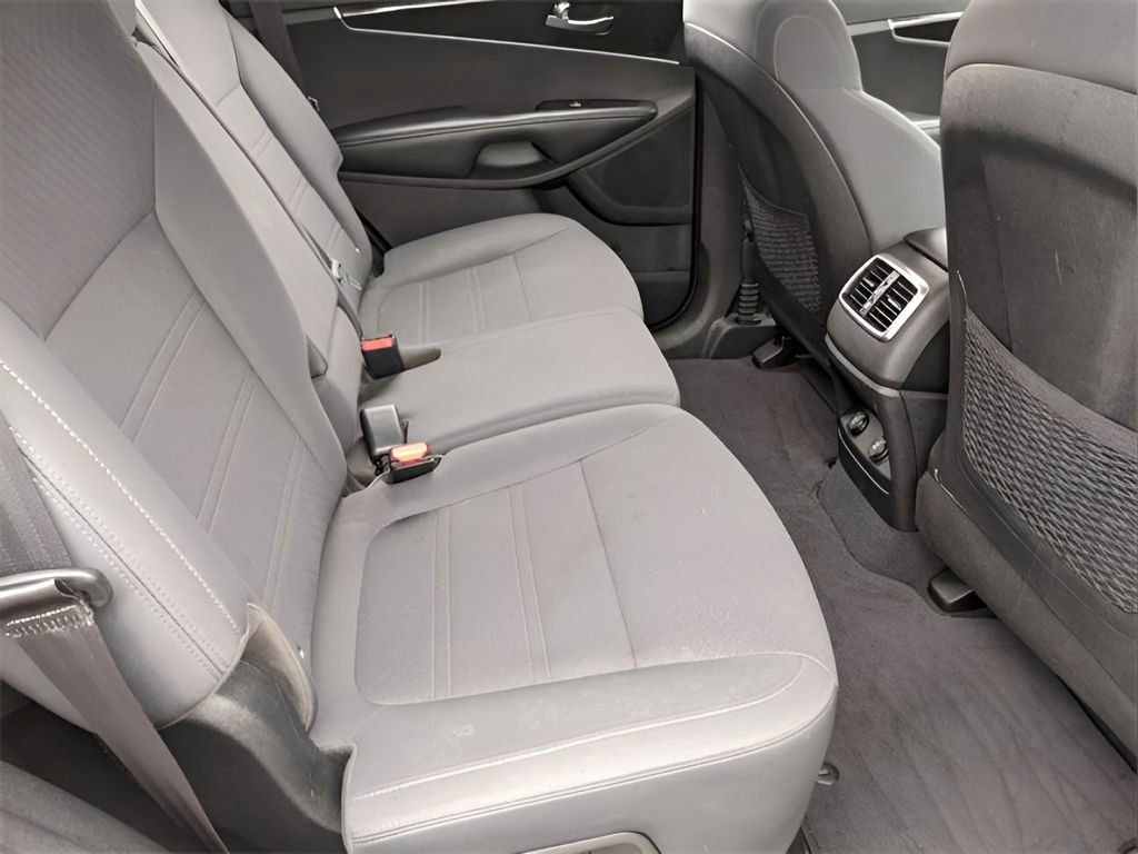 Used 2020 Kia Sorento LX image 27