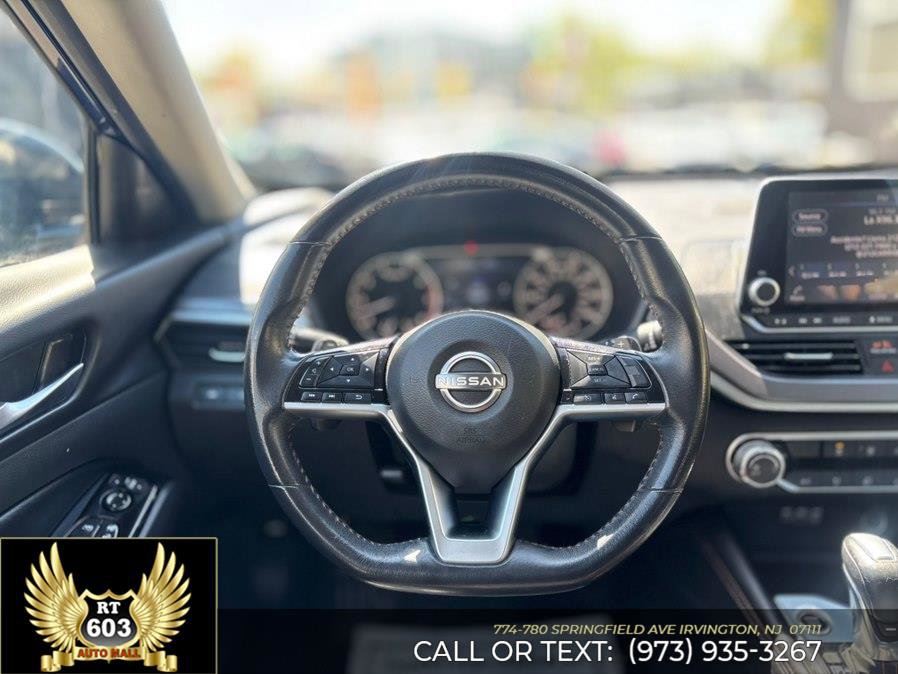 Used 2024 Nissan Altima 2.5 SR FWD image 11