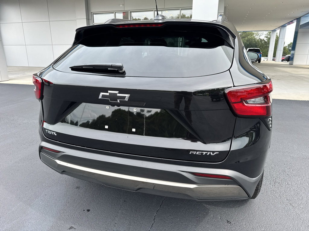 New 2026 Chevrolet Trax ACTIV w/ Sunroof Package FWD image 5