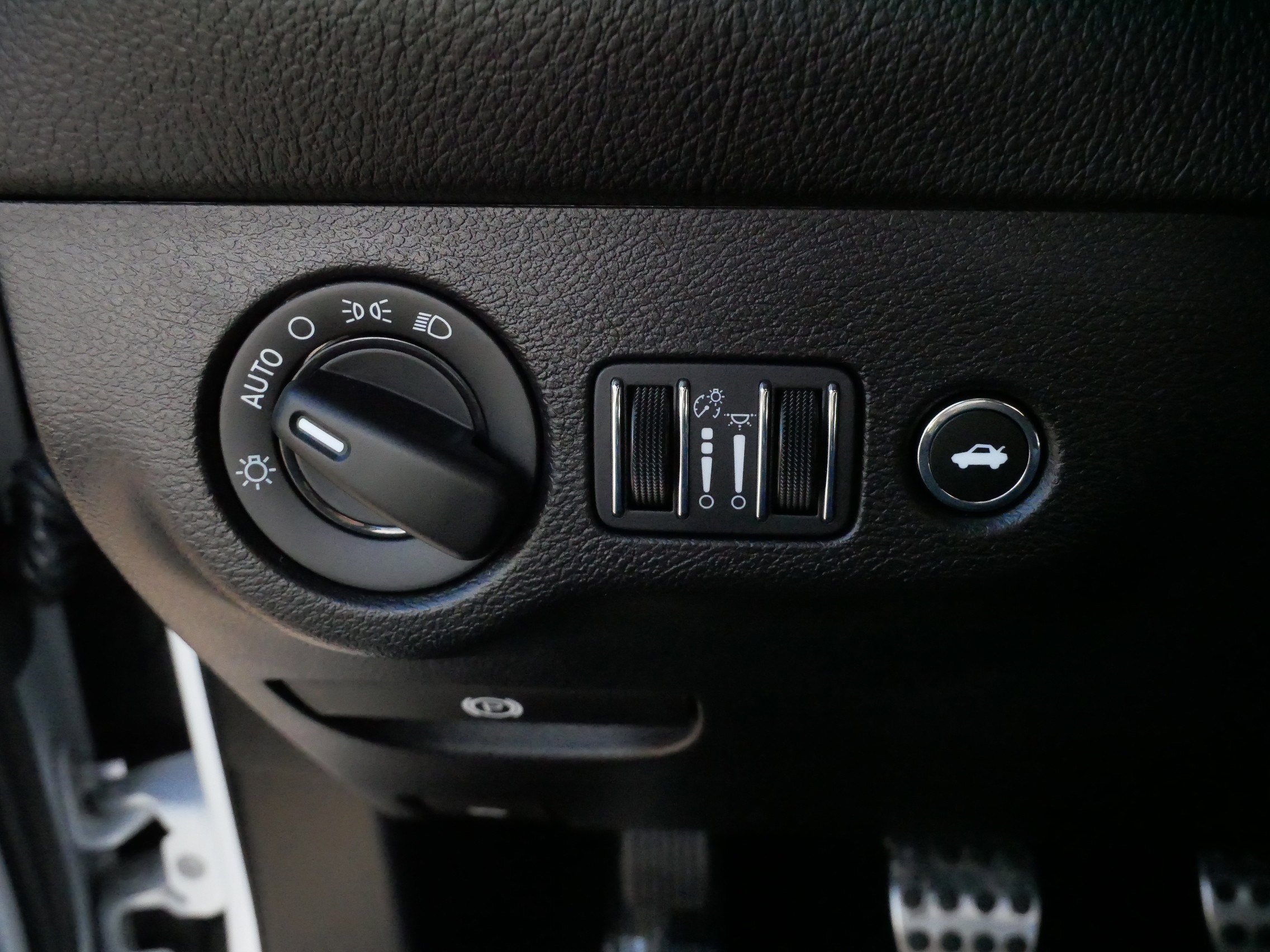 Used 2023 Dodge Challenger R/T w/ T/A Package image 26